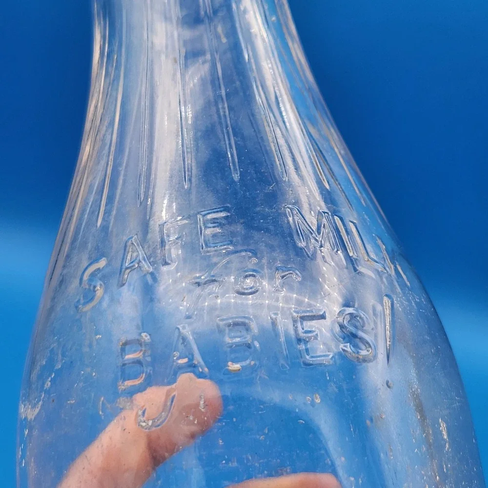 Rare 1934 Chestnut Farms Chevy Chase Dairy Safe for Babies Milk Bottle 1 quart